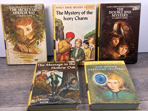 Vintage nancy drew - nancy, mystery