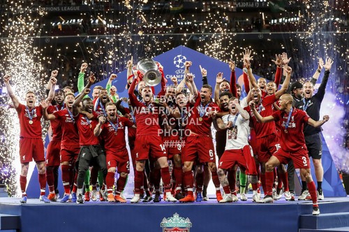 2019 champions league trophy - champions,