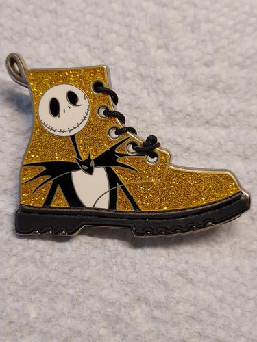 Disney shopping pin - disney,