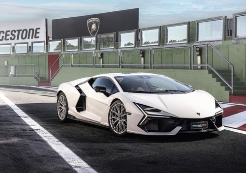 Lamborghini revuelto white - lamborghini,