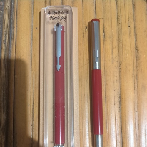 Two vintage 1982 and 1985 - vintage,
