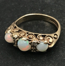 9ct gold opal diamond ring