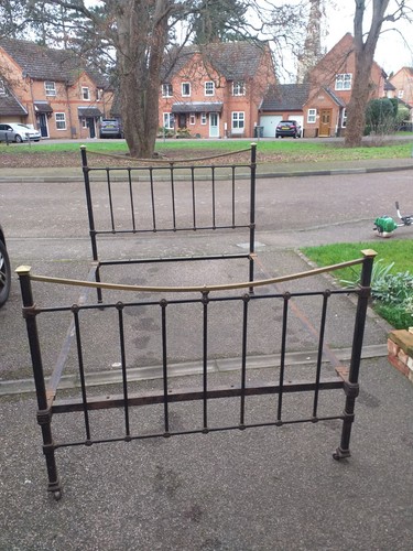 Victorian cast iron single bed - cast,