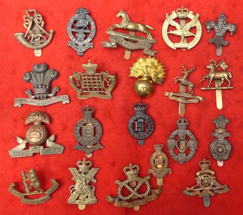 British cap badges job - , lot