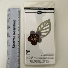 Sizzix die - flower and leaf - Sizzlets medium
