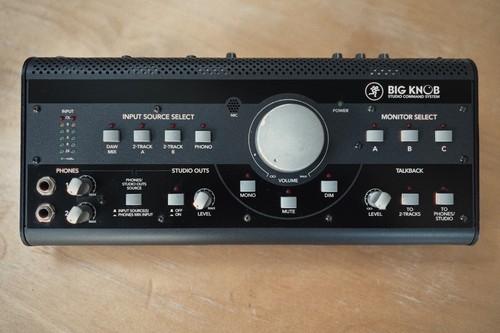 Mackie big knob studio - big,