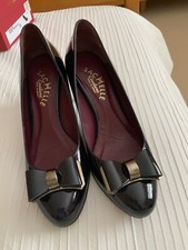 Navy Patent shoes, Size 5 by Sachelle