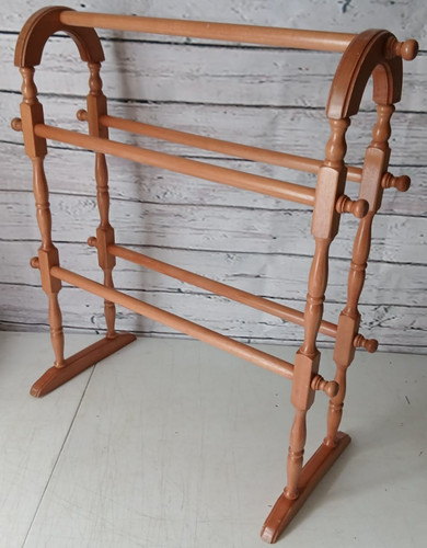 Vintage wood towel rack - wood,