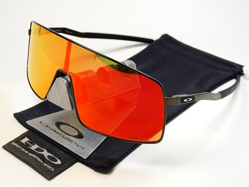 Oakley sutro titanium - titanium, prizm