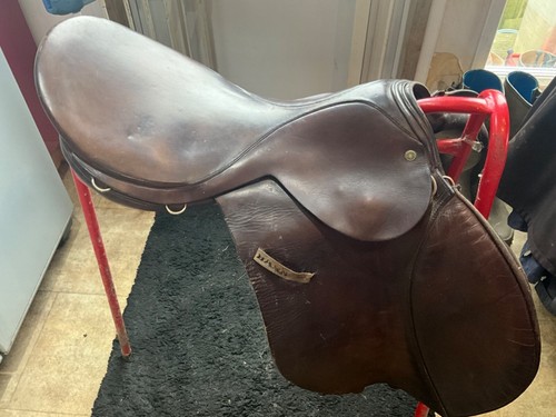 Barnsby saddle brown - saddle,
