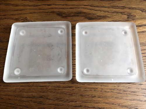 Pair frosted candle - of,