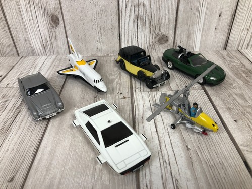 James bond diecast corgi - james,