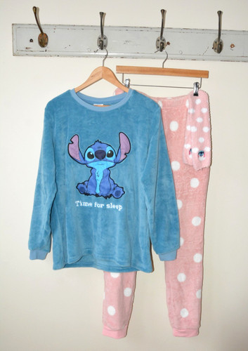F disney stitch - &,