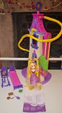 Disney Tangled the Series Swinging Locks Castle/Tower with Rapunzel /accessories