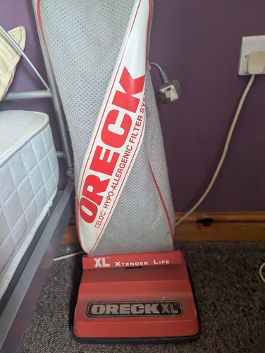 Oreck vacuum cleaner - xl,