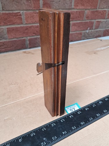 Vintage moulding plane quirked - moulding,