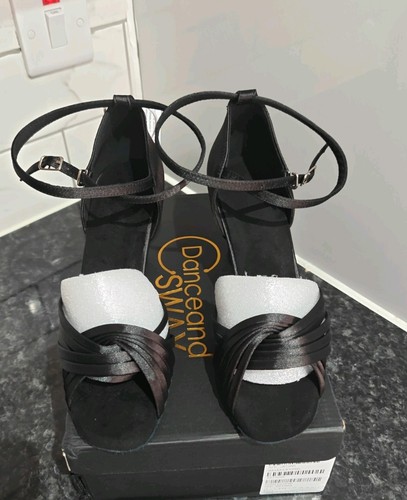 Dance and sway latin - latin, black