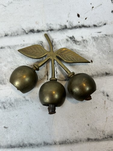 Brass bell cherry - brass, cluster