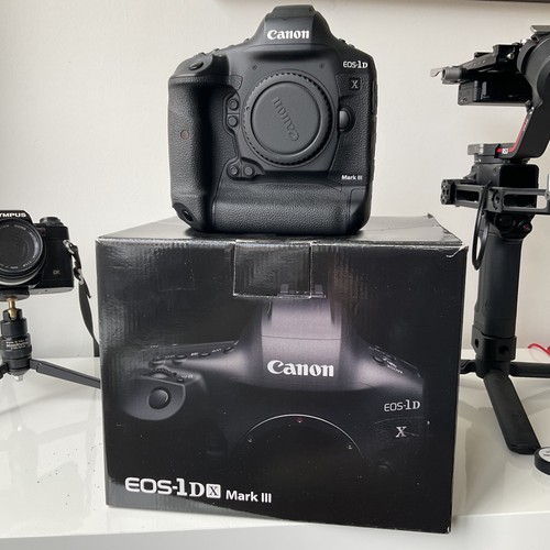 Canon eos mark iii - eos-1d, x