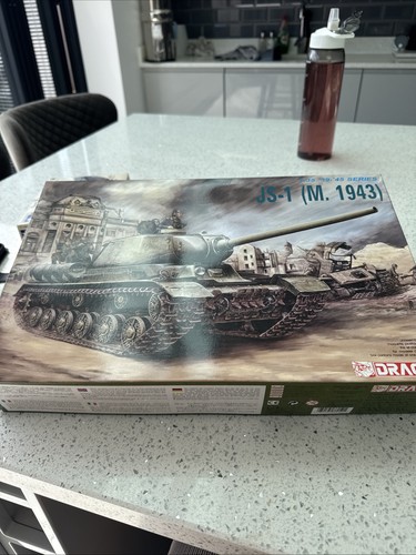 Dragon 6052 js1 1943 tank - m,
