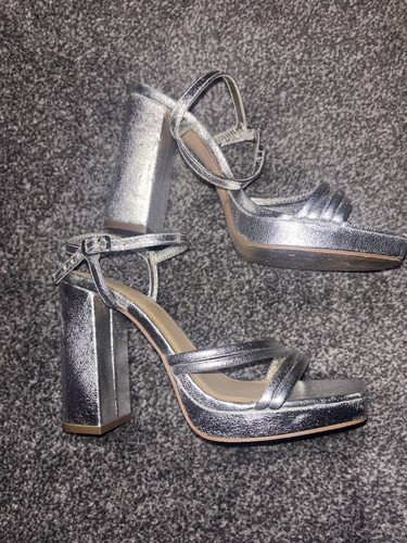 New look silver - new, metallic
