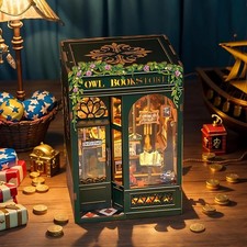 Book Nook Owl Bookstore 3D