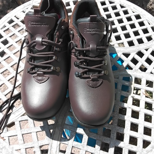 New box mountain warehouse - new,