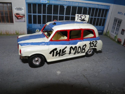 Corgi london taxi banger - london,