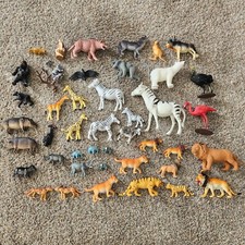 Lot Of 45 Small Plastic Zoo