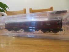 From the set hornby r1251m