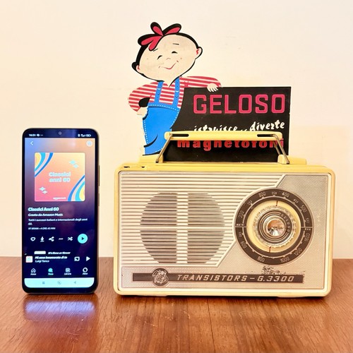 Vintage jealous radio - vintage,