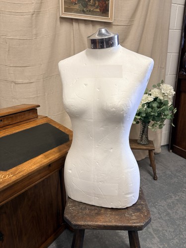 Vintage polystyrene female - polystyrene,