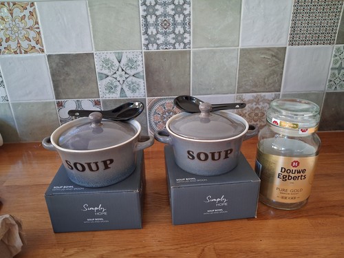 Soup bowls with lids - 2, x