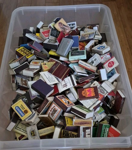 Over 800 matchboxes from all - 800,