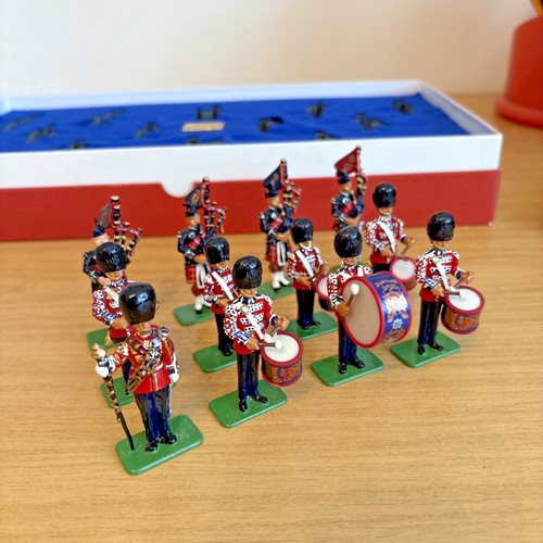 Cm70 britains 00214 - cm70:, band