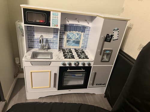 Kidkraft kids kitchen used - kidkraft,