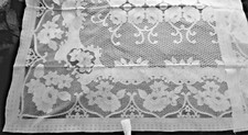 Large Vintage White Lace Tablecloth 223.5cms x 147.32 cm. (L 88" x W 58") 