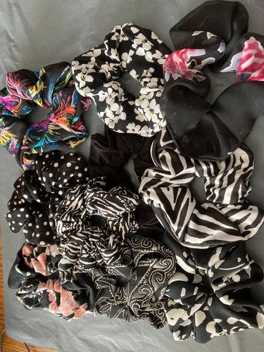 Assorted hair scrunchies - assorted,