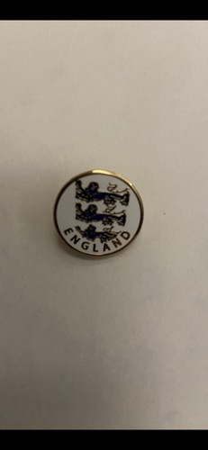 Round white england - round, three