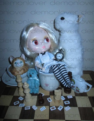 Inch alice in - inch,