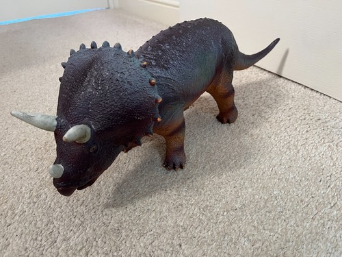 Large triceratops dinosaur - large,