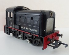 Tri-ang R253 OO Gauge 0-4-0
