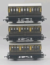 Trio Of Hornby OO R213 GWR early Brown / Cream Short 4-Wheel Coaches Carriages.