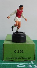 SUBBUTEO STATUTETTE REF 16 ARSENAL, IN ORIGINAL BOX.