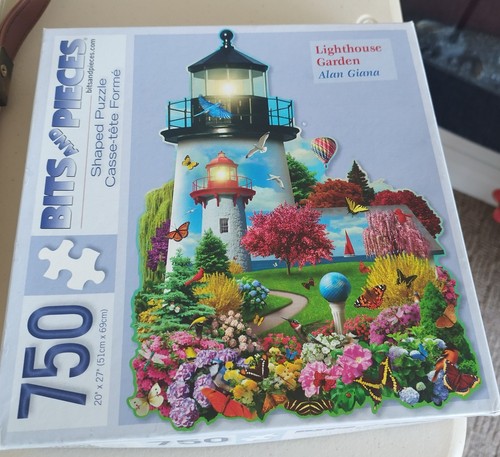 Attractive 750 pieces shaped - 750,