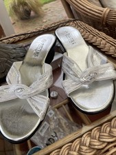 Pavers Silver Sandals Ladies Size 5 Brand New , Slip On