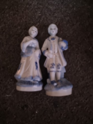 Porcelain figures - porcelain,