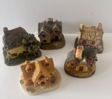 Miniature Houses Resin Vintage