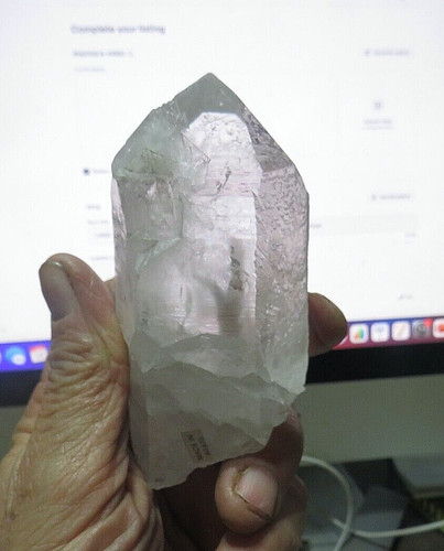 Large quartz crystal - large,
