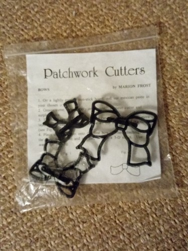 Patchwork cutters bows - -,